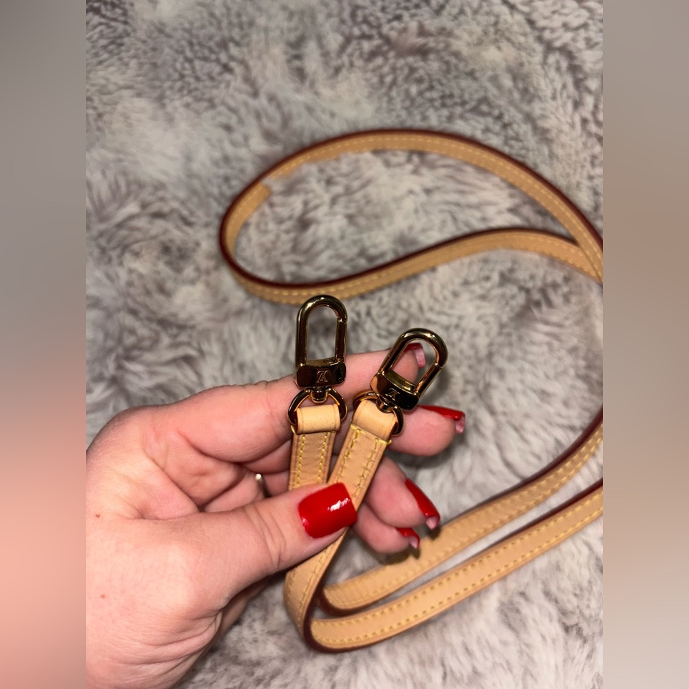 Louis Vuitton Mini Alma Satchel in Monogram Canvas with Natural Vachetta Trim - Picture 13 of 16